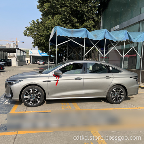 2022 Бензиновый автомобиль CHERY ARRIZO 8 DCT У вас седаны.